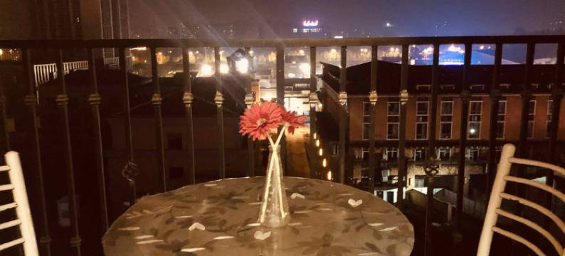 小时代影视民宿(重庆大学城熙街店)图片