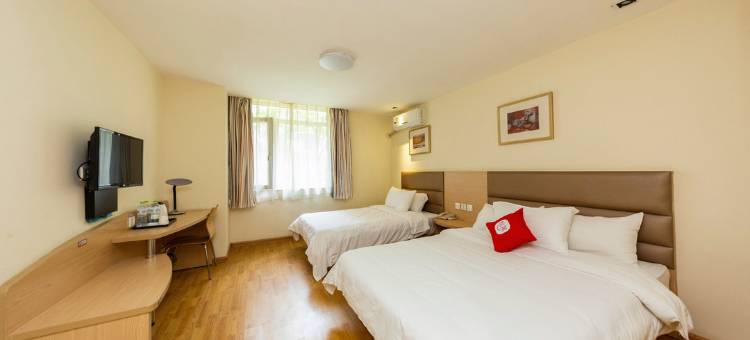 云枕酒店(重庆上清寺牛角沱轻轨站店)图片