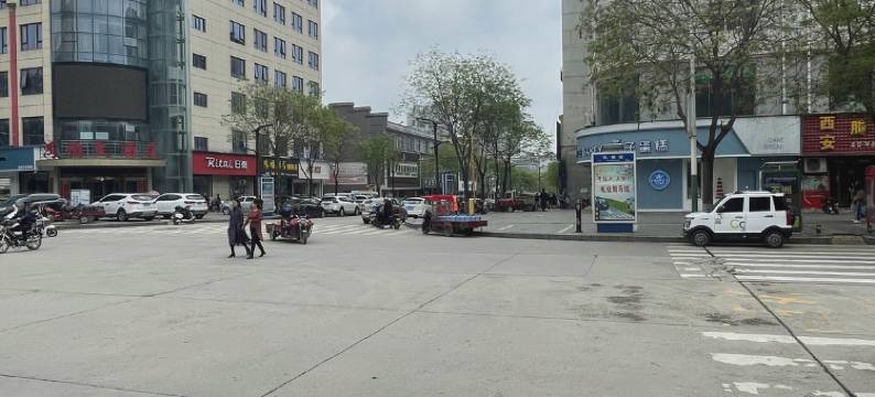 洛川轻享巢酒店图片