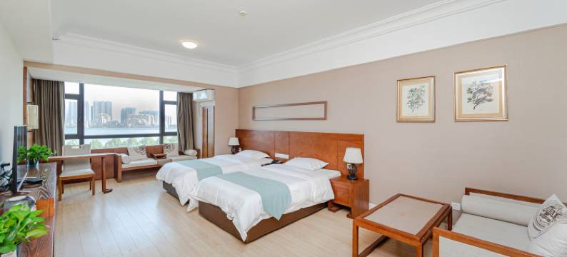 青岛澳波特海景酒店(融创茂朝阳山路地铁站店)图片