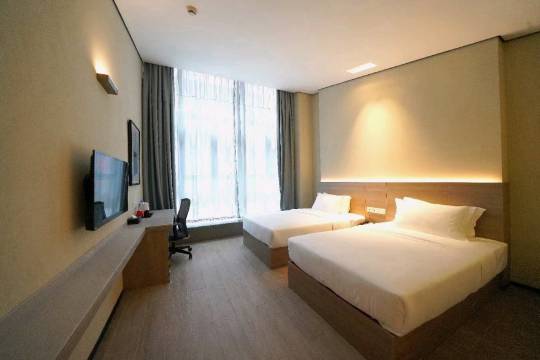 中山长利酒店(利和广场古镇轻轨站店)