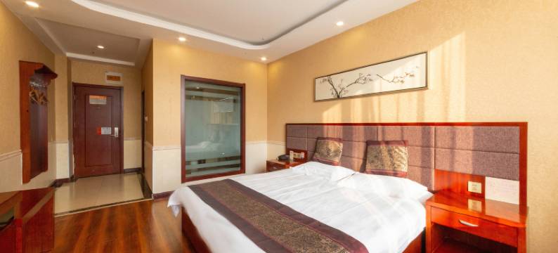 恒隆假日酒店(德州职业技术学院体育中心店)图片