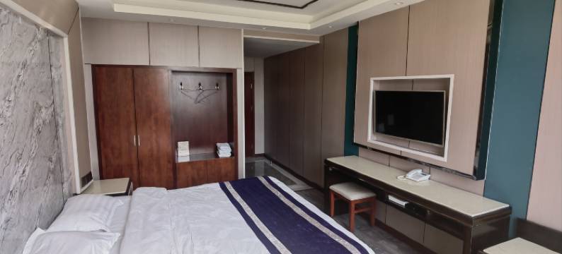 庄浪佰隆酒店图片