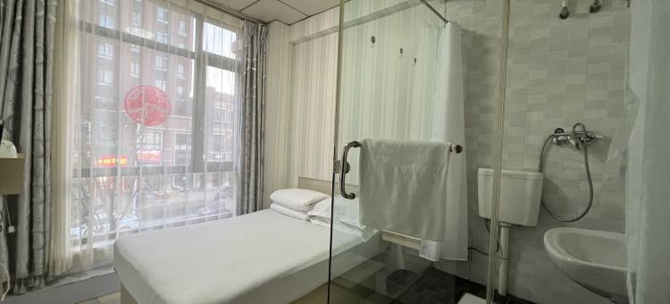 聚逸旅馆(大连博艺西园店)图片