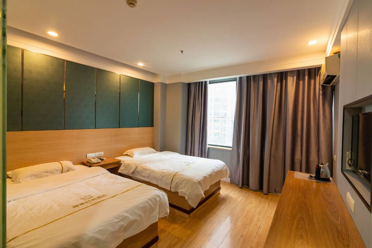 糖果时尚酒店(武汉光谷华师杨家湾地铁站店)