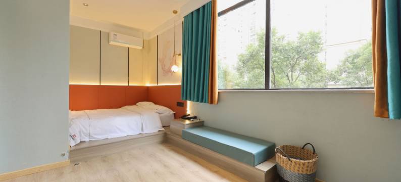 拾屿酒店(长沙星沙地铁站店)图片