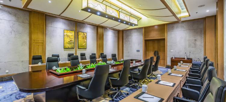 内丘鹊山湖阿尔卡迪亚国际度假酒店图片