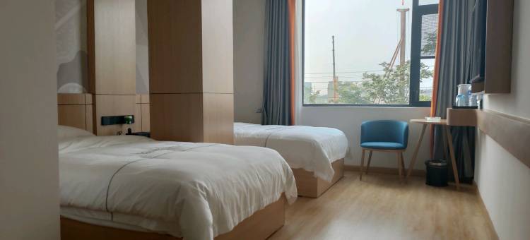 柏曼酒店(红安和平大道店)图片