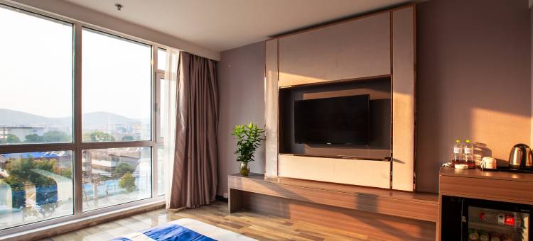 北京米高时尚酒店(沂南历山路店)图片