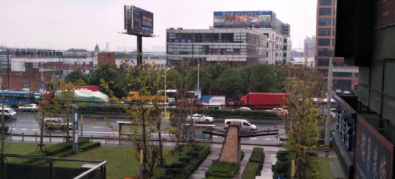 吉泰连锁酒店(上海华山医院顾村公园地铁站店)图片