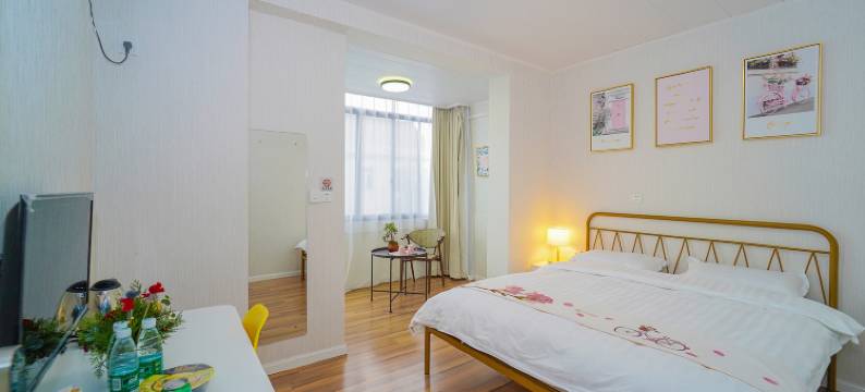 上海橙依精品民宿(比斯特购物村店)图片