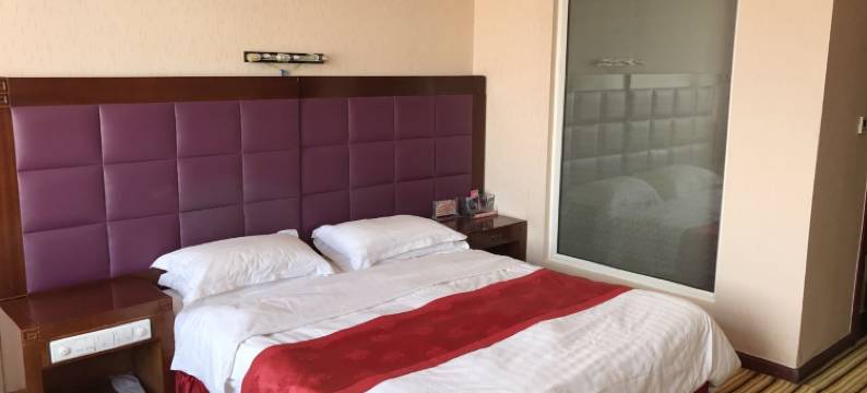 正镶白旗鸿泰大酒店图片