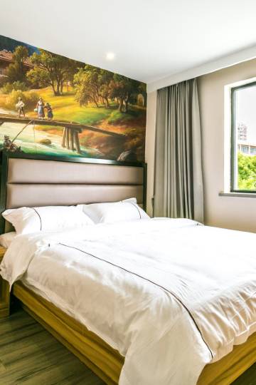 上海上海科技馆2号停车场附近五星级酒店