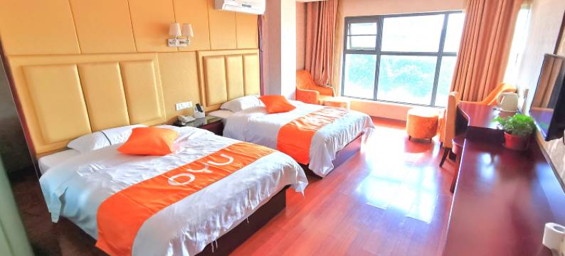 洪源假日酒店(百联奥特莱斯广场腾龙大道地铁站店)图片