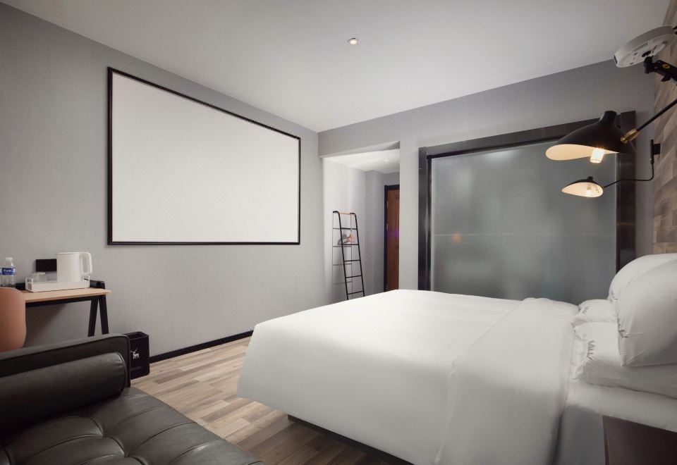  Hotel Overview