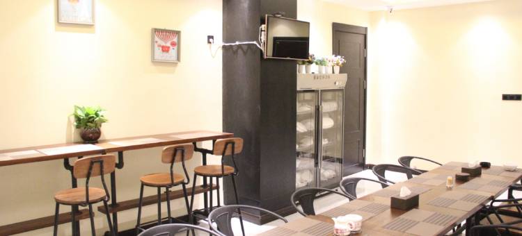 希岸·轻雅酒店(库尔勒香梨大道美食街店)图片