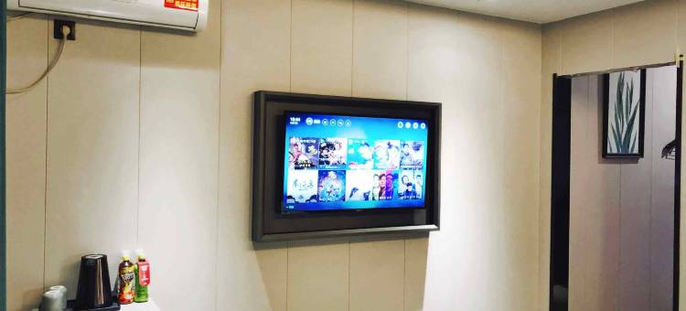 竞迹电竞酒店(郑州德化街店)图片