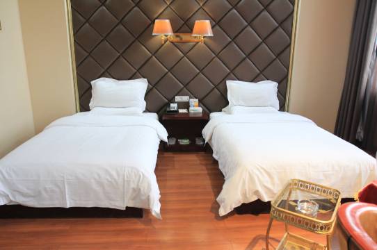 咸阳兴平帝铂酒店(纺织工业园店)