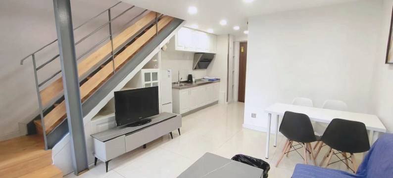 多彩假日酒店公寓(青岛火车北站科技大学四方校区店)图片