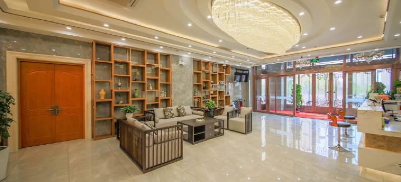 红宝石宾馆(赤峰高铁站店)图片