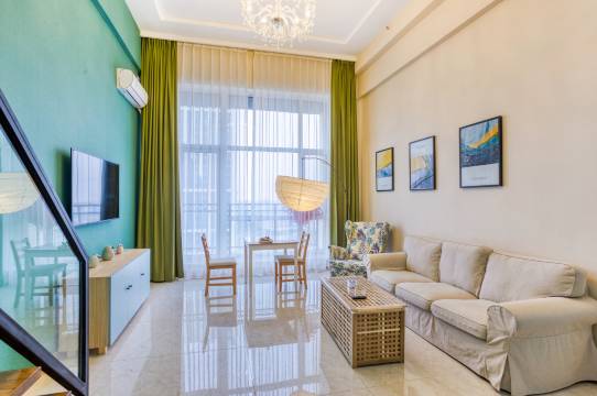 蓝奢印象公寓(营口万达广场中天国际店)