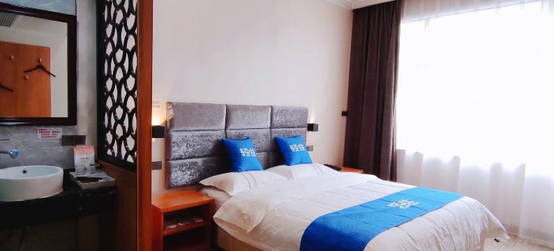 坤宁源宾馆(荆州古城东门万达店)图片