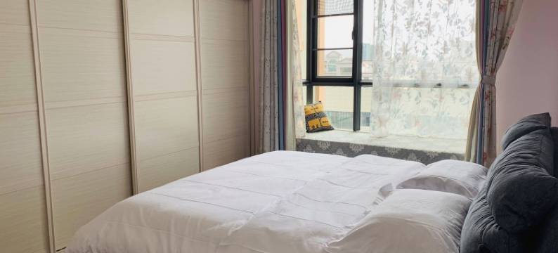 锦辉商务酒店(弥勒湖泉生态园巨人世纪广场店)图片