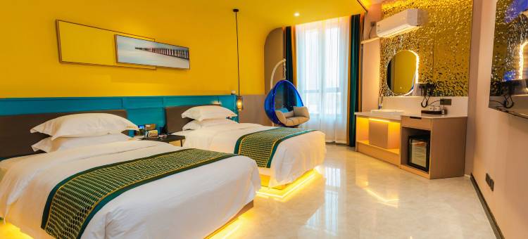 羅蘭·轻居图片