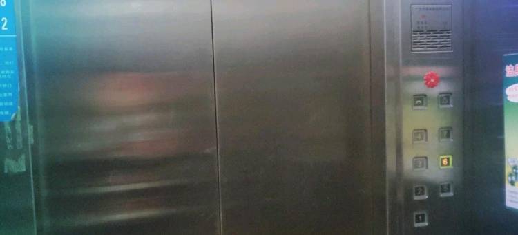 来宾保利花园酒店(来宾站百悦商业广场店)图片