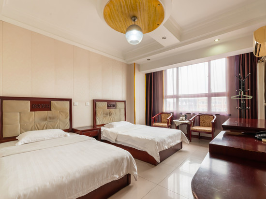 聚鑫大酒店(荣华道希望路店)