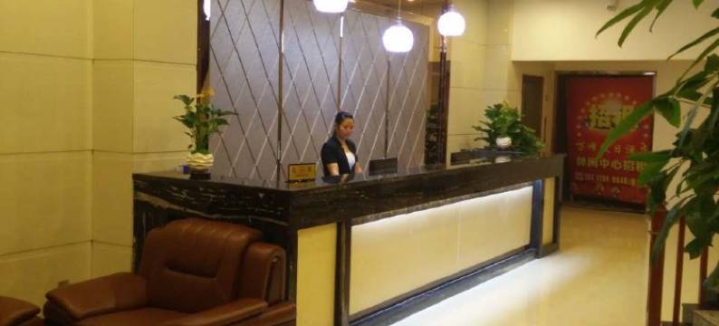 双峰假日酒店(麻阳汽车站店)图片