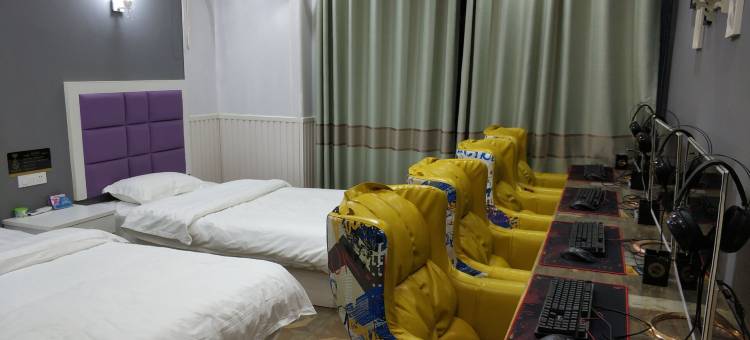 巴洛网咖民宿(凤台连锁2店)图片