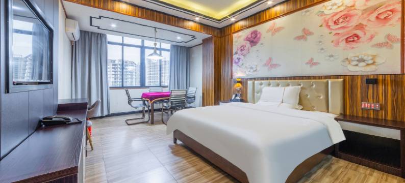 临高铂金主题酒店图片