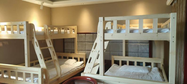 雷雨电竞民宿图片