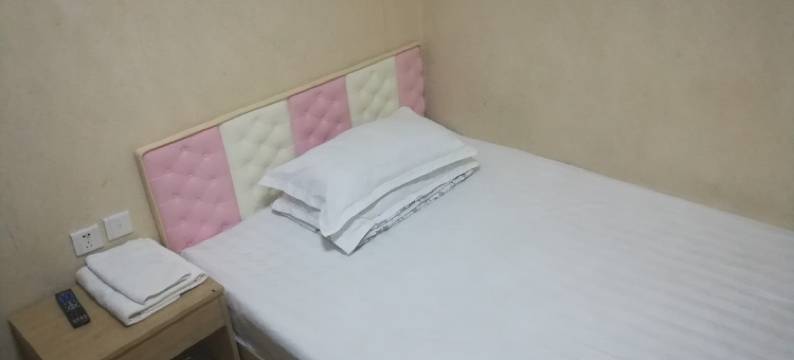 鑫汇家宾馆(青岛台东步行街万佳广场店)图片