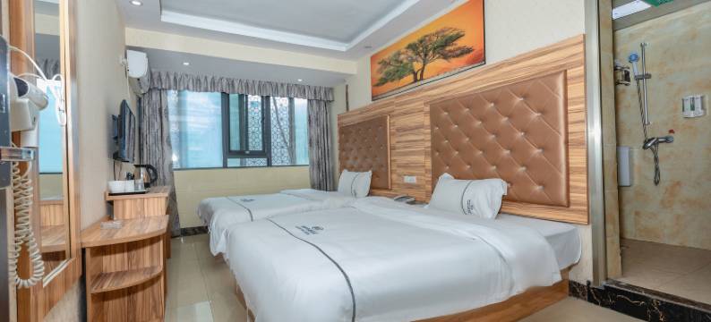 国信快捷酒店(贵阳黔灵山公园延安西路地铁站店)图片