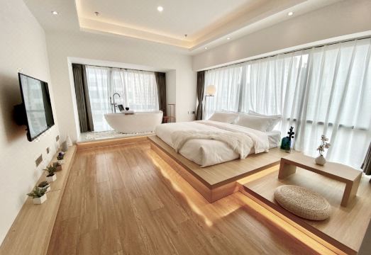 Rattat designer apartment in Chengdu Hotel Overview