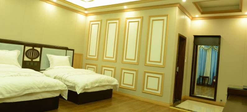 若尔盖岭域净土酒店图片