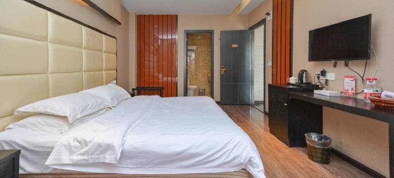 渠县朗畔酒店图片