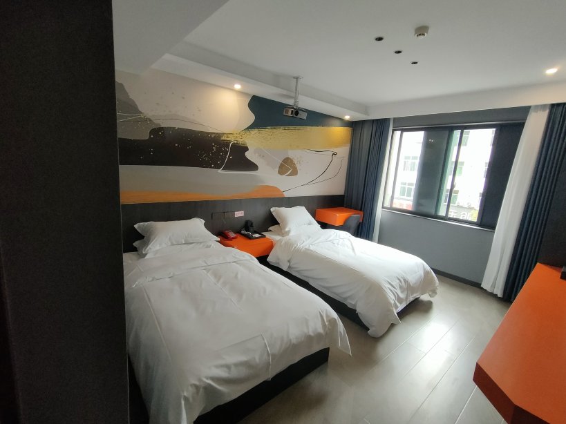 M HotelHotel Overview