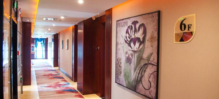 绿原春精品酒店(焦作理工大学双拥主题公园店)图片