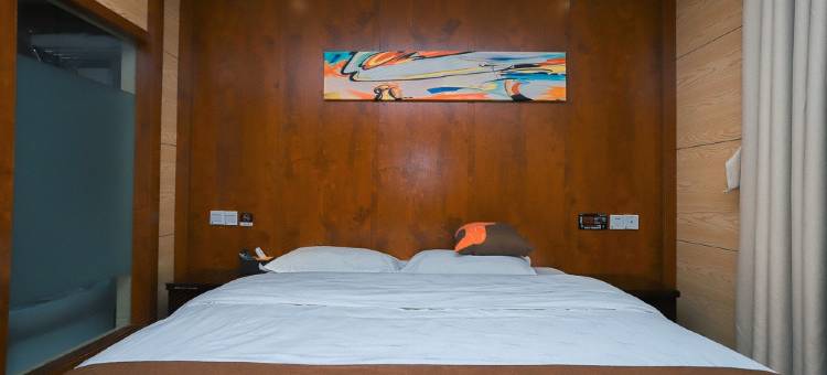 骏怡连锁酒店(贵阳八鸽岩路地铁站店)图片