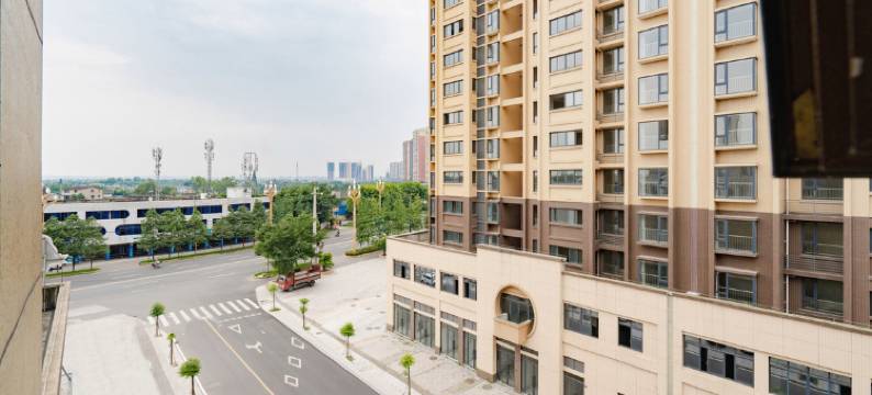 瑞邦莫丽酒店(峨眉山高铁站店)图片