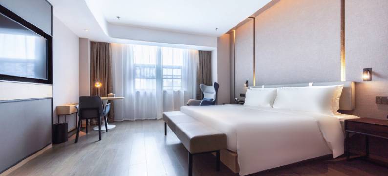 武汉大学八一路亚朵酒店图片