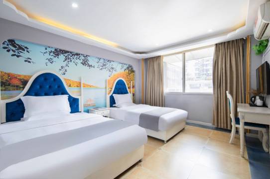 重庆尚景酒店(重庆嘉州路地铁站店)