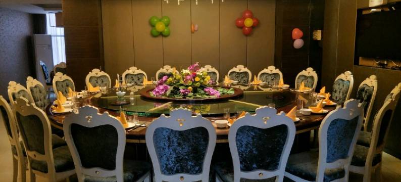 保康品薇国际假日酒店图片