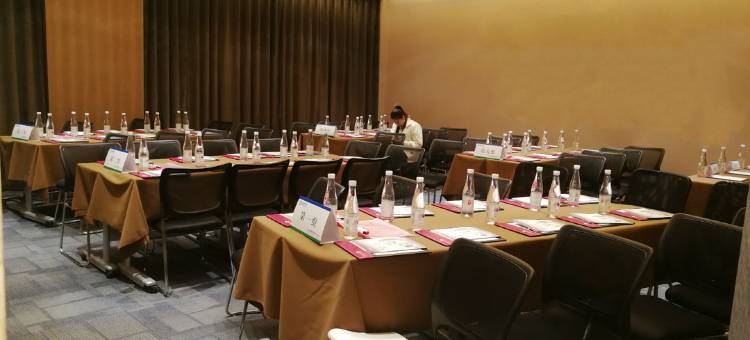 天港漫非酒店(天一广场SHOPING白鹤地铁站店)图片