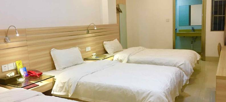 灵山鸿富酒店(陆屋镇店)图片