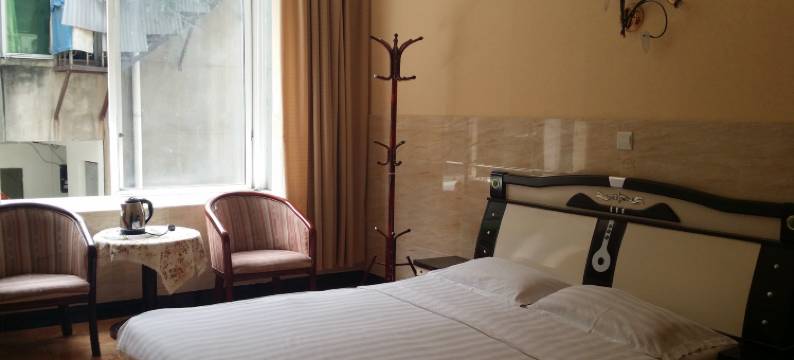 峨眉山益华旅店图片