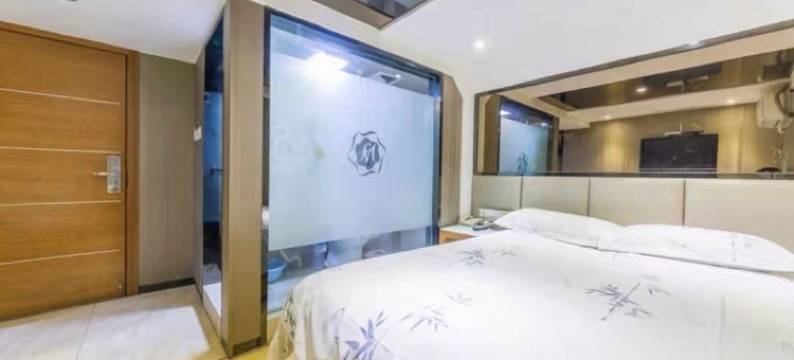 人源假日公寓(青岛五四广场江西路地铁站店)图片